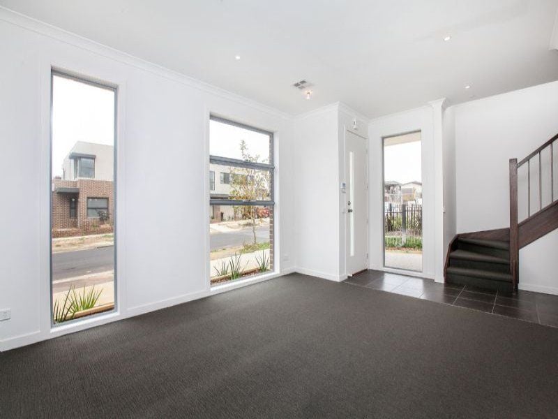 33 The Esplanade, Caroline Springs - Thumbnail 3