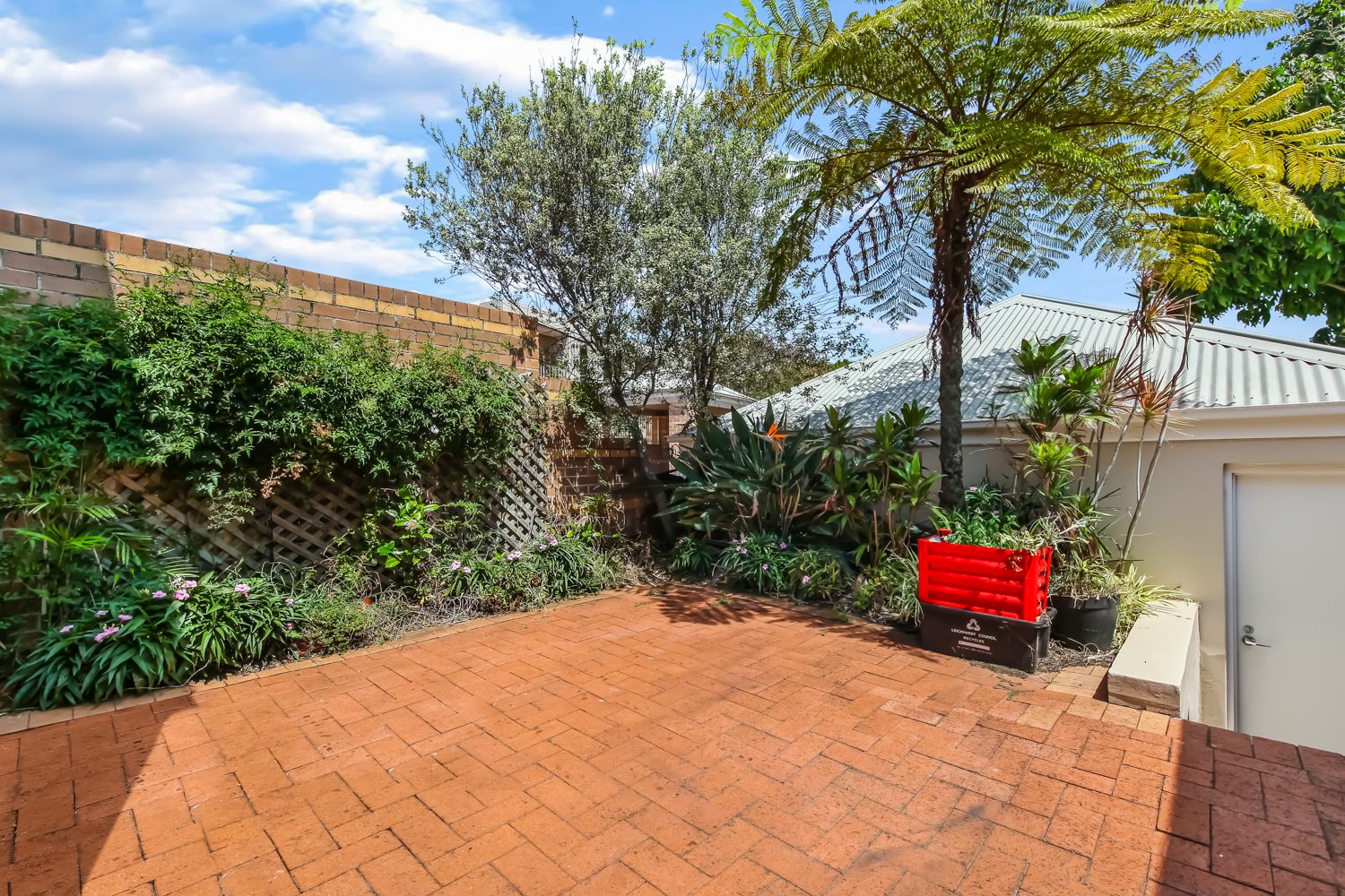 Three Bedroom Townhouse with Double Garage