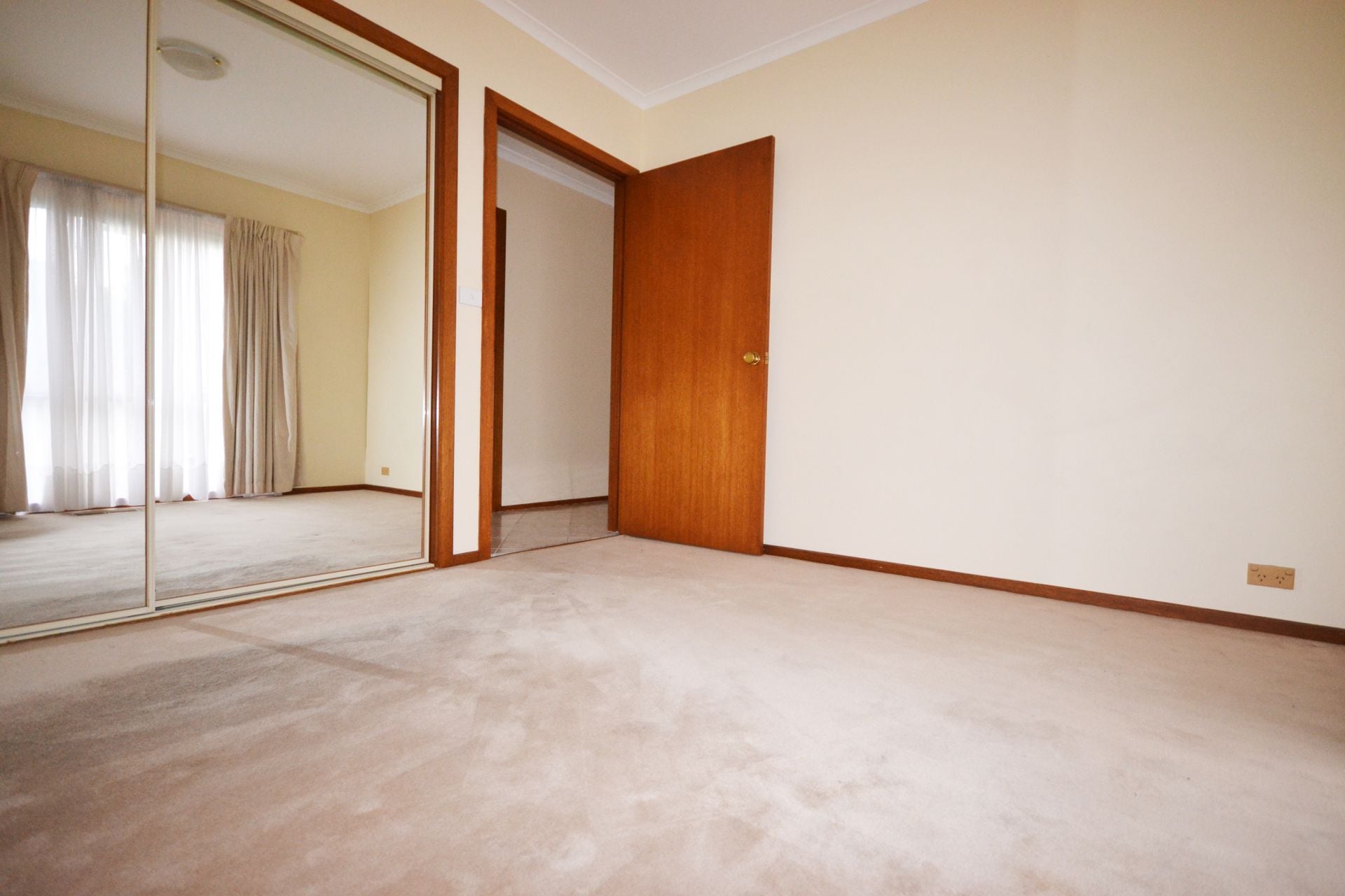 AS BIG AS A HOUSE AND ALL WITHIN WALKING DISTANCE TO TRAIN, TRAMS AND BUSES