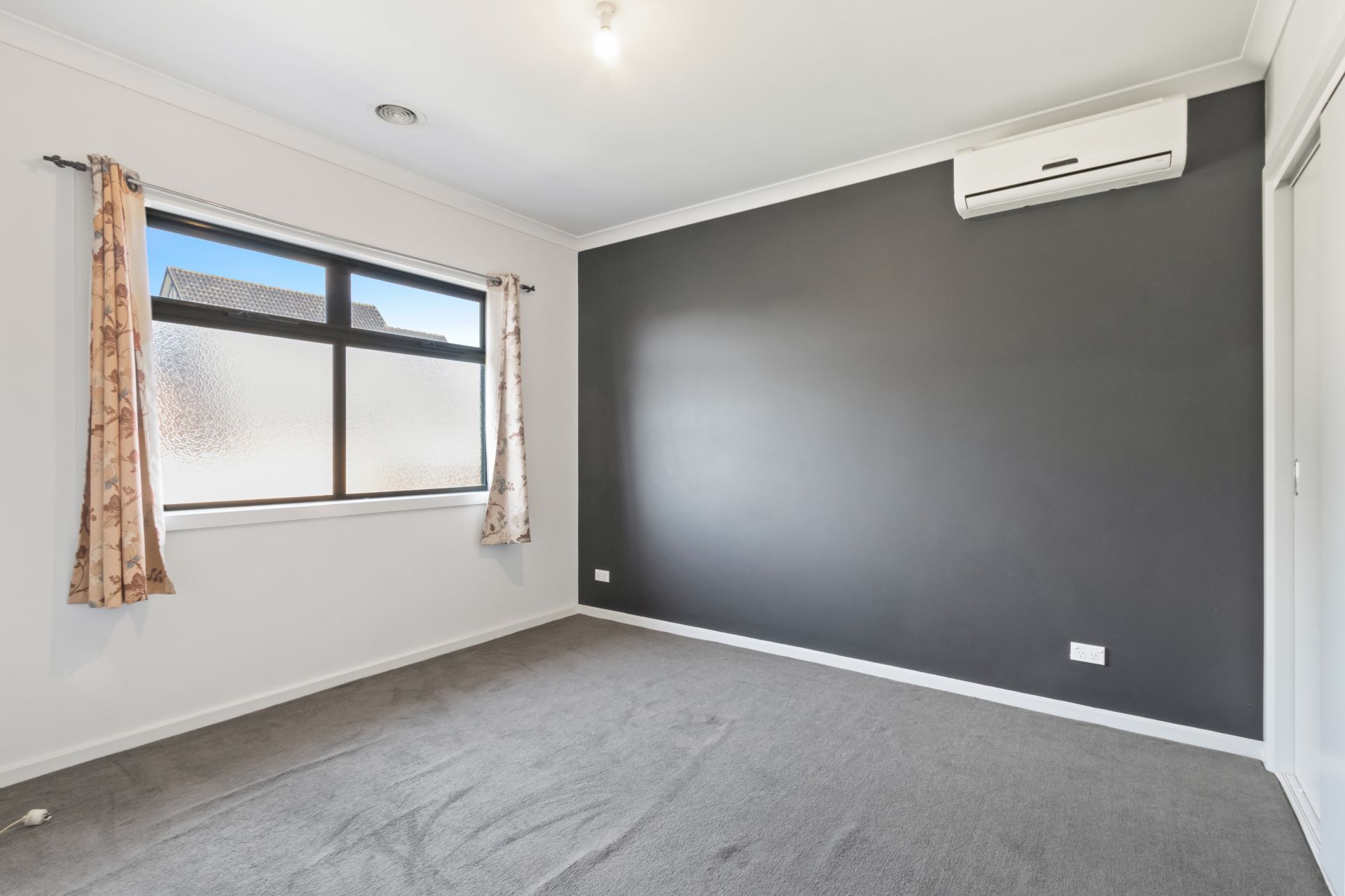 Modern Townhouse in Great Locale