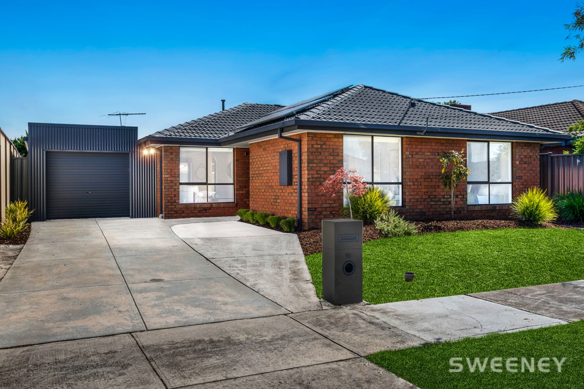 16 Thompson Court, Altona Meadows - Thumbnail 2