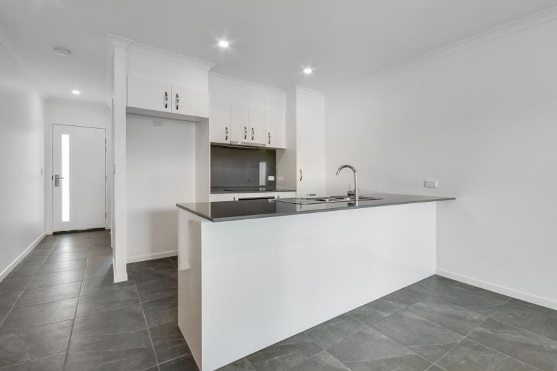 9 Samuel Walker Street Bells Creek QLD, Bells Creek - Thumbnail 4