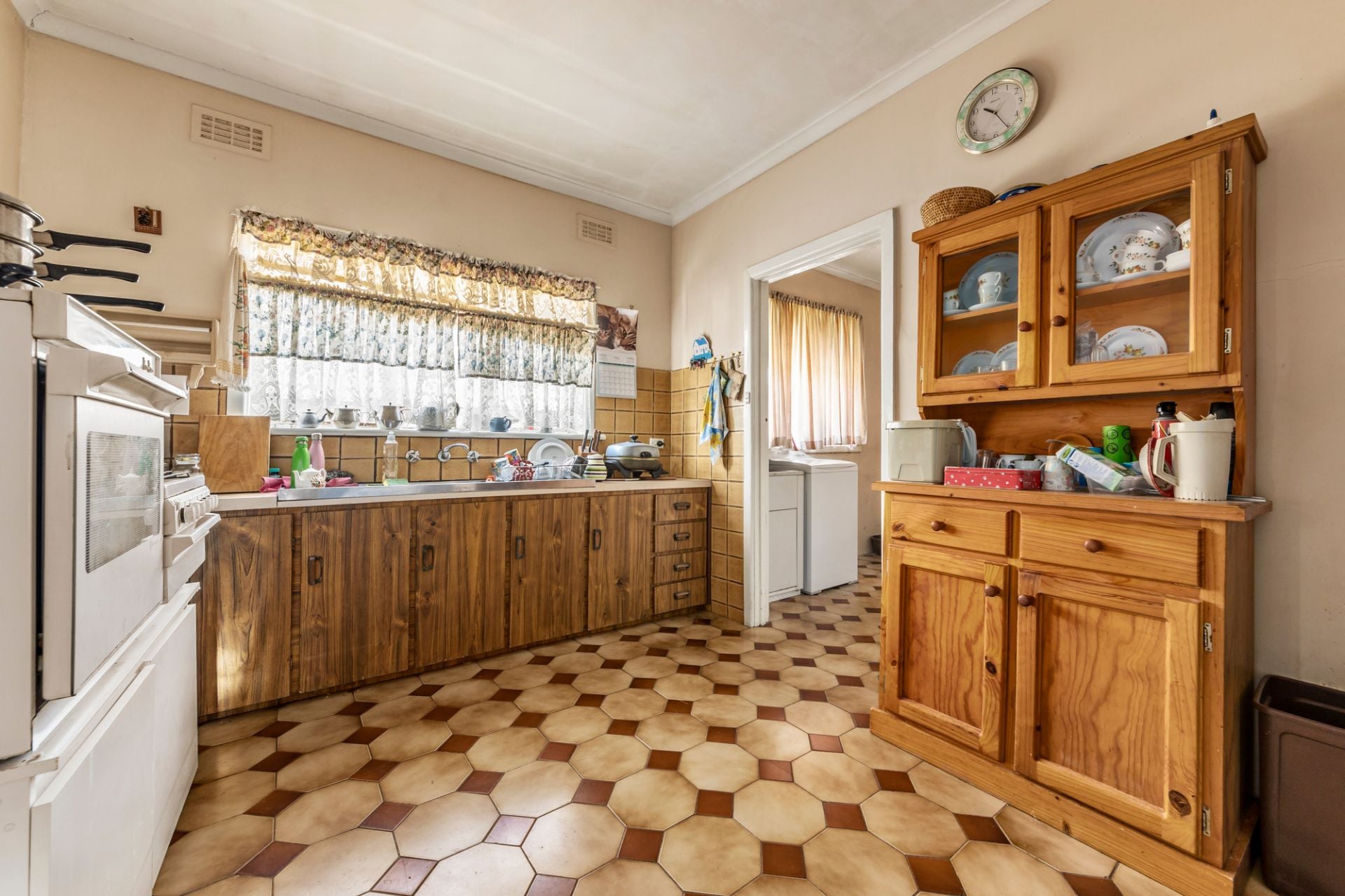 DEVELOP OR RENOVATE (land size 674m2)