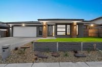 8 Lysanne Crescent, Berwick VIC, Berwick - Image 1