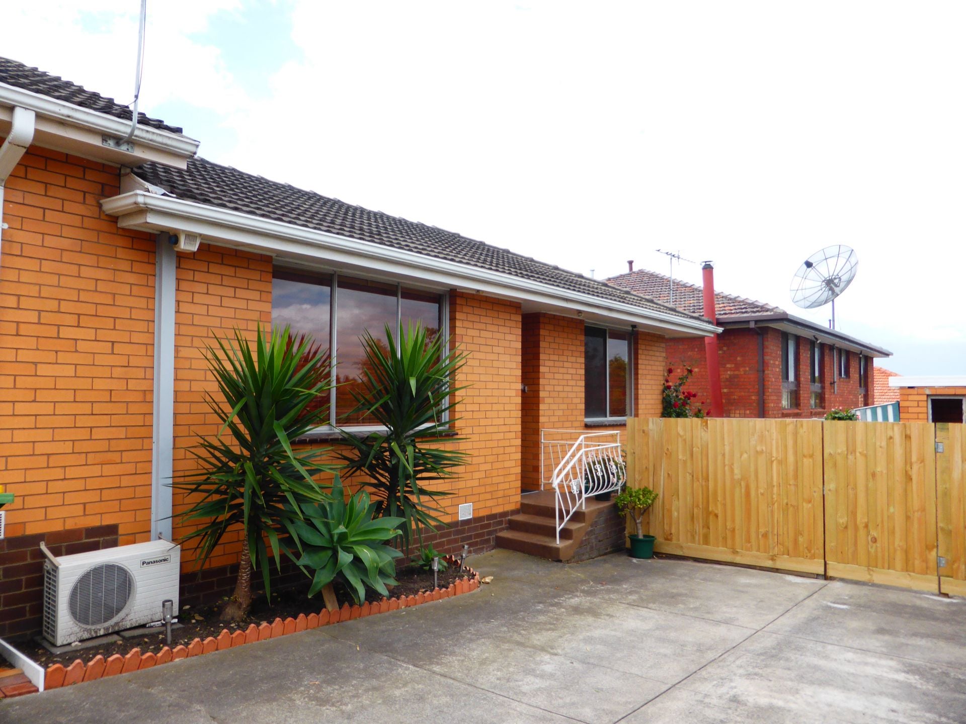 Excellent Villa Style Unit