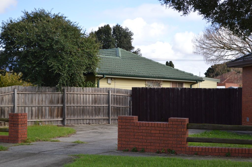 CENTRALLY LOCATED & WITHIN EASY ACCESS OF ALL AMENITIES   *Insp Sat 18th Jun @ 12:45pm*