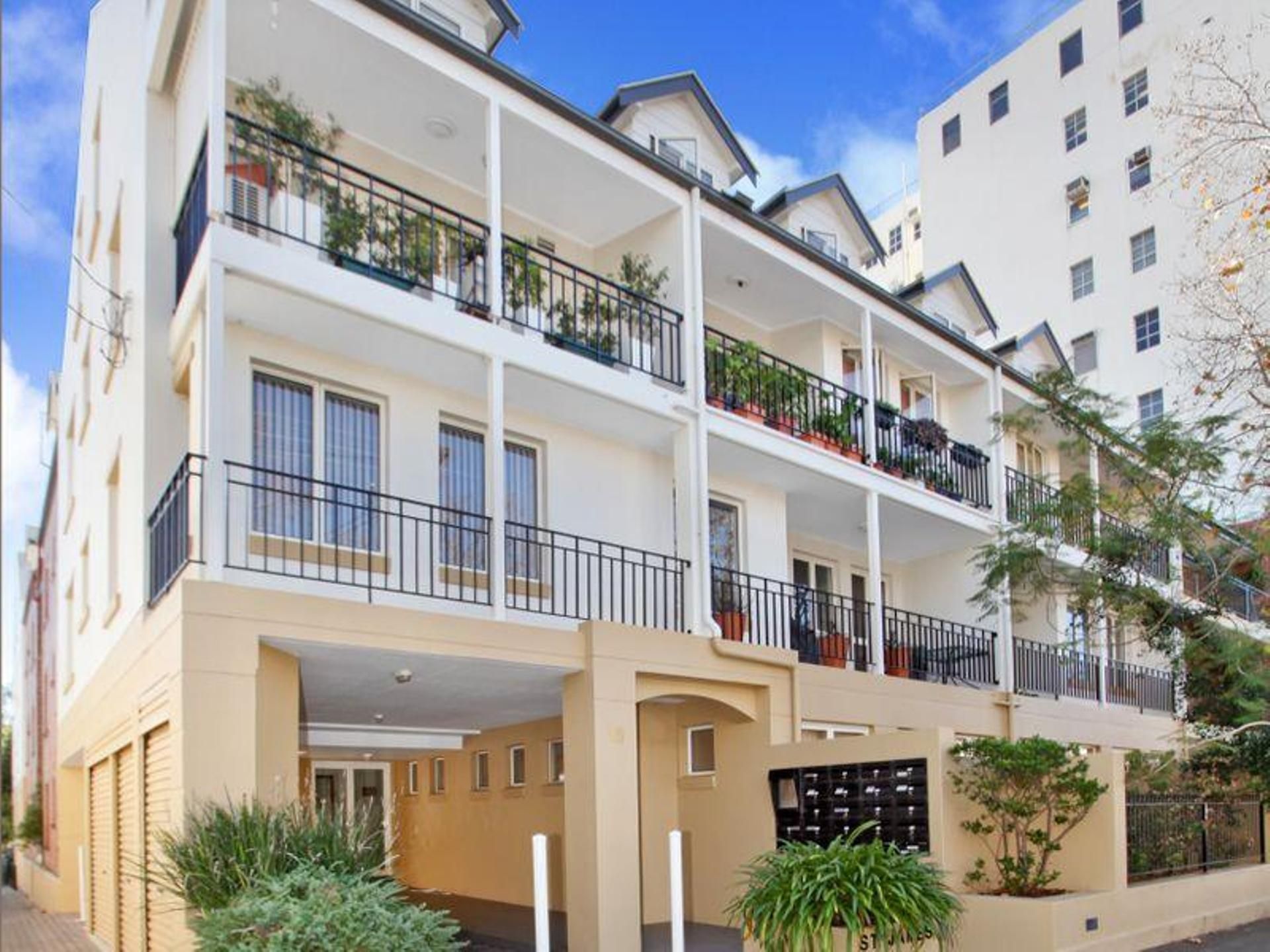 15/18 Ridge Street North Sydney NSW, North Sydney - Thumbnail 2