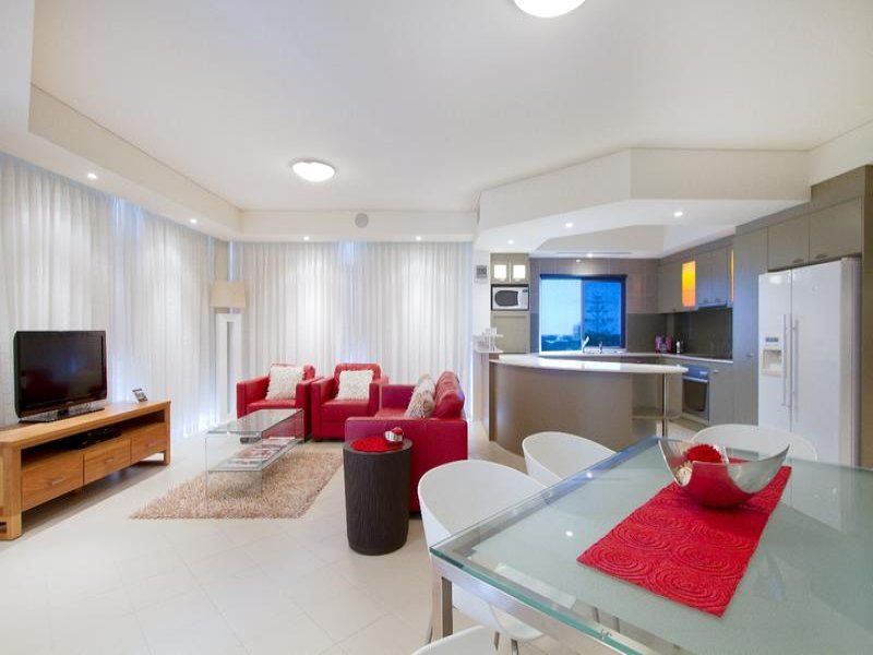 2/129-131 Musgrave Street 'Pharos' COOLANGATTA QLD, 'Pharos' Coolangatta - Thumbnail 3