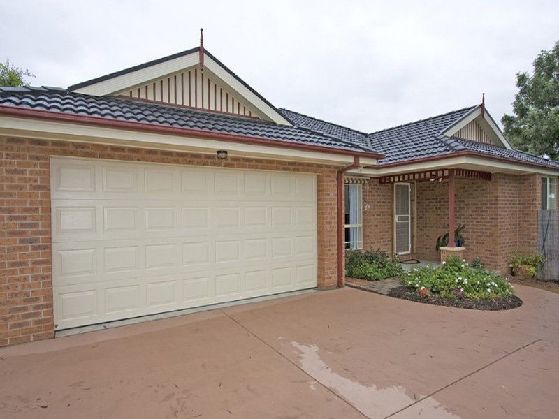 34 Rossarden Street, Fisher - Thumbnail 2