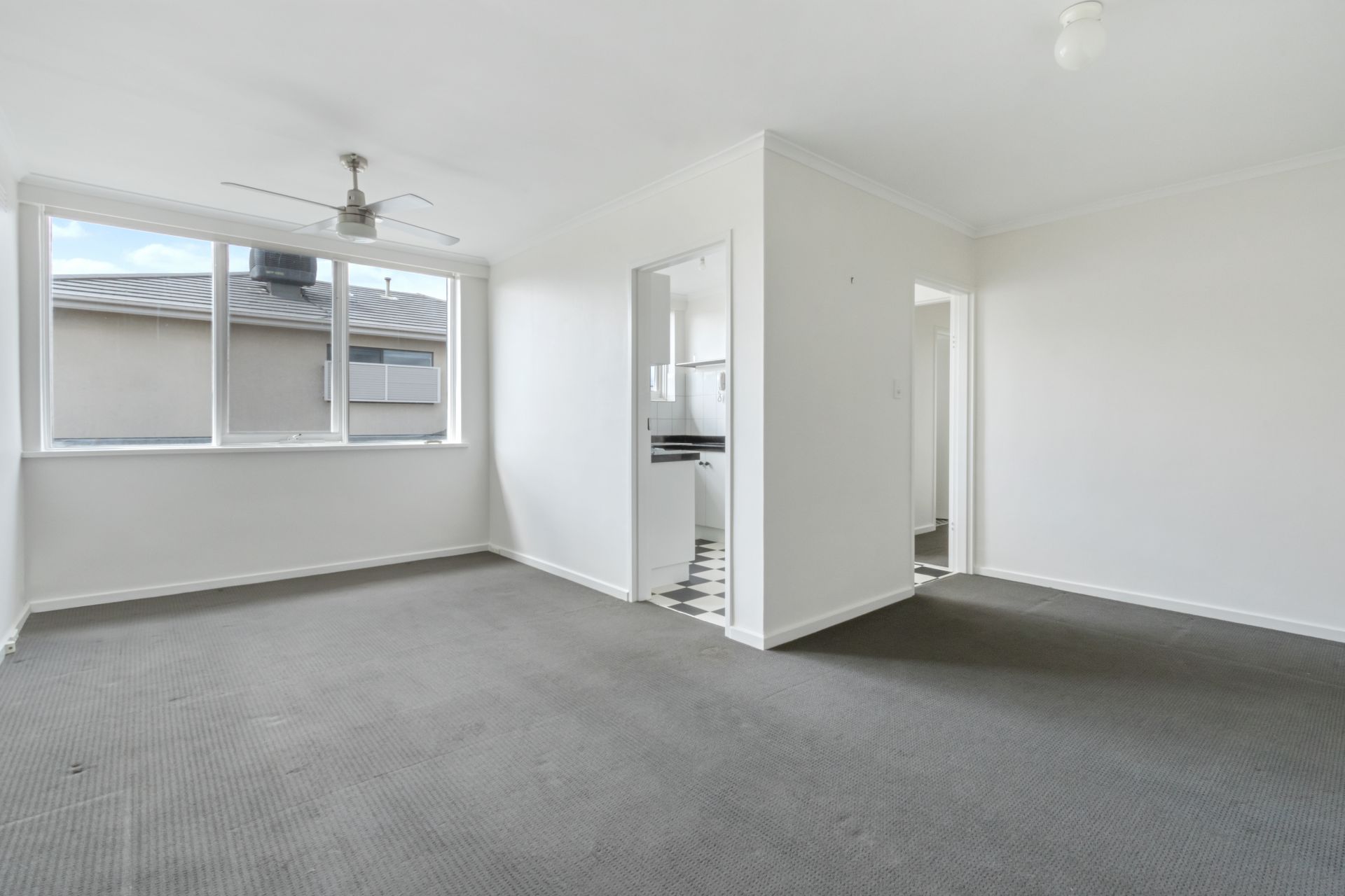 Spacious Apartment in Envious Position!