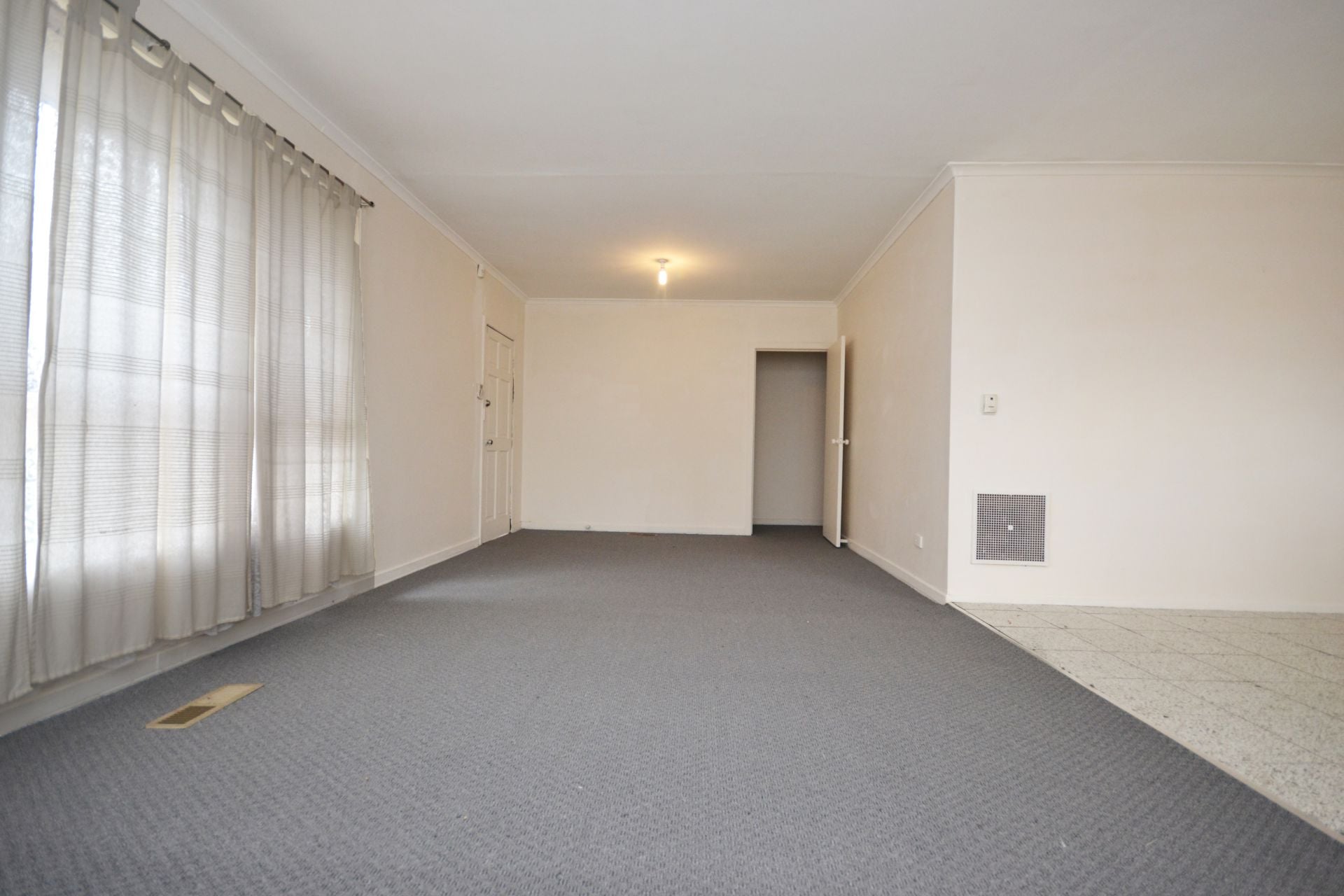 EXTRA LARGE UNIT WITH DOUBLE GARAGE