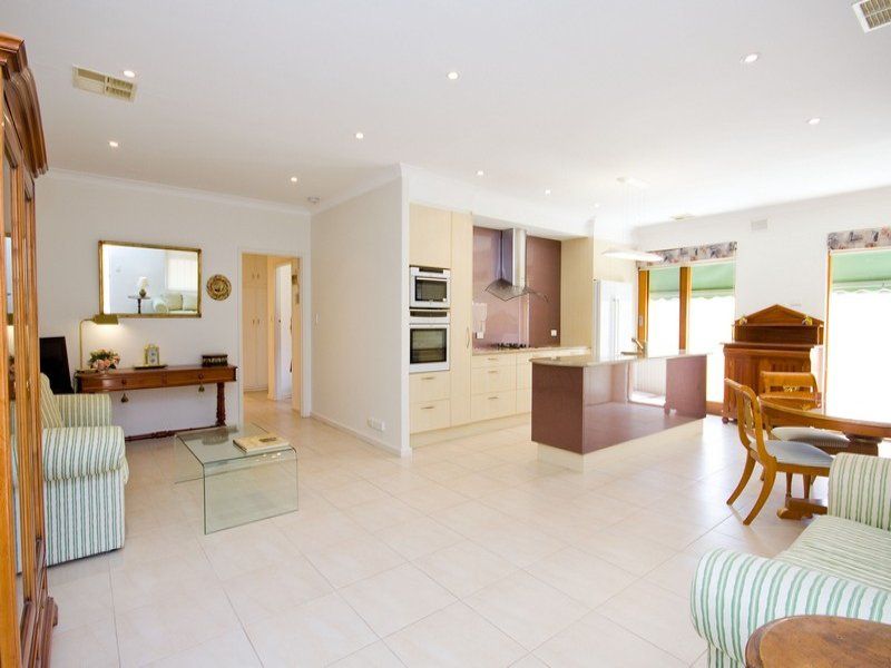 4/20 Dunbar Terrace Glenelg East 5045
