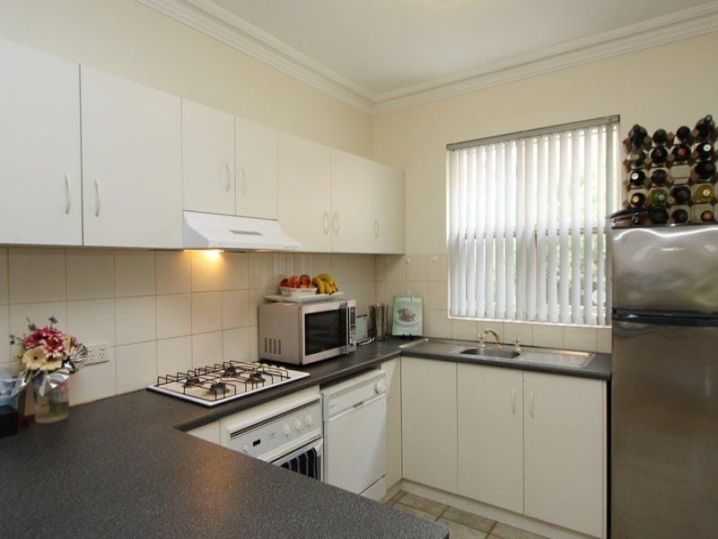 1/13-15 PINKS LANE Adelaide 5000