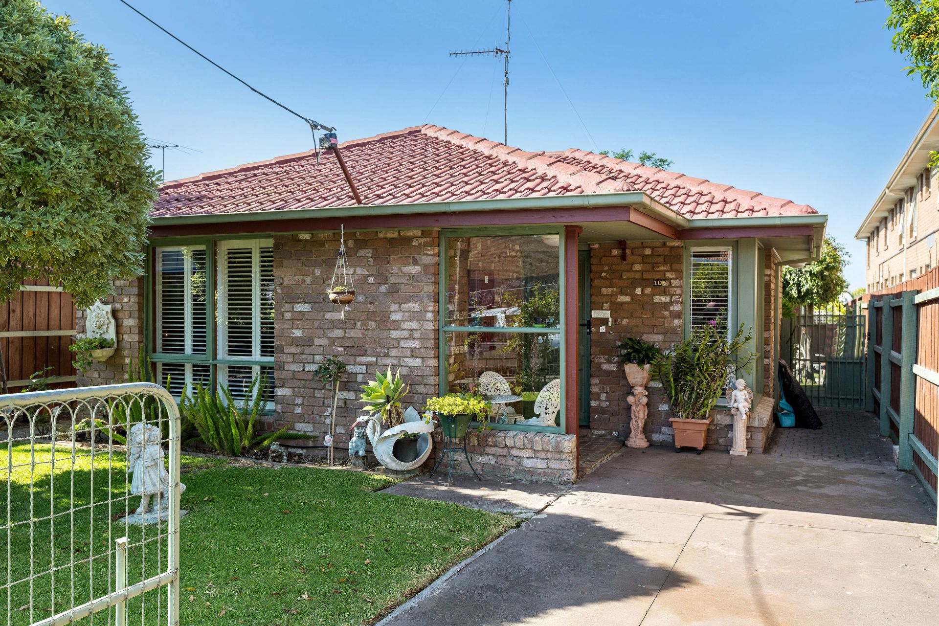 105 Somerville Road, Yarraville - Thumbnail 2