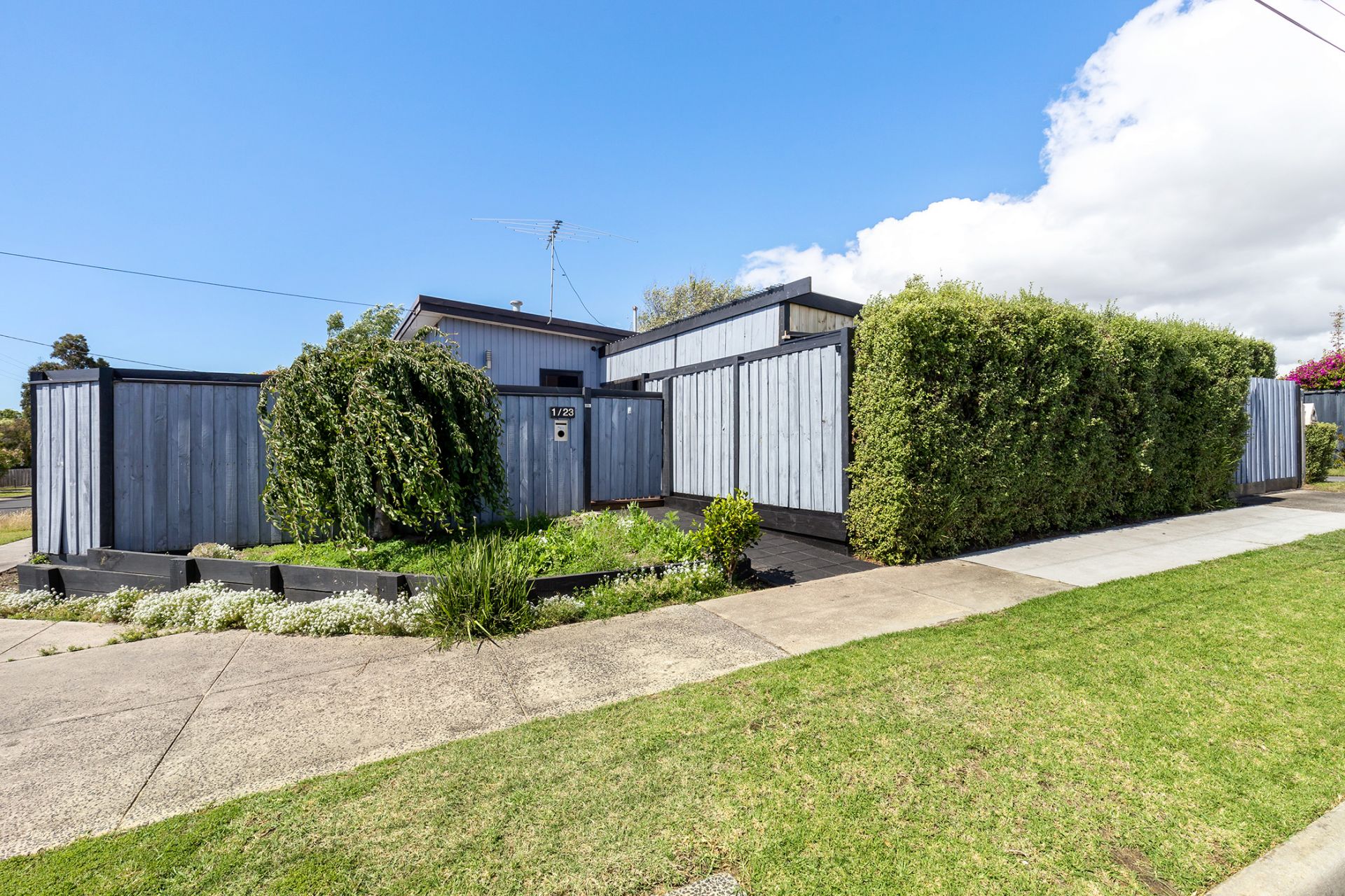 Real Estate For Sale 1/23 Seaview Avenue Mornington , VIC