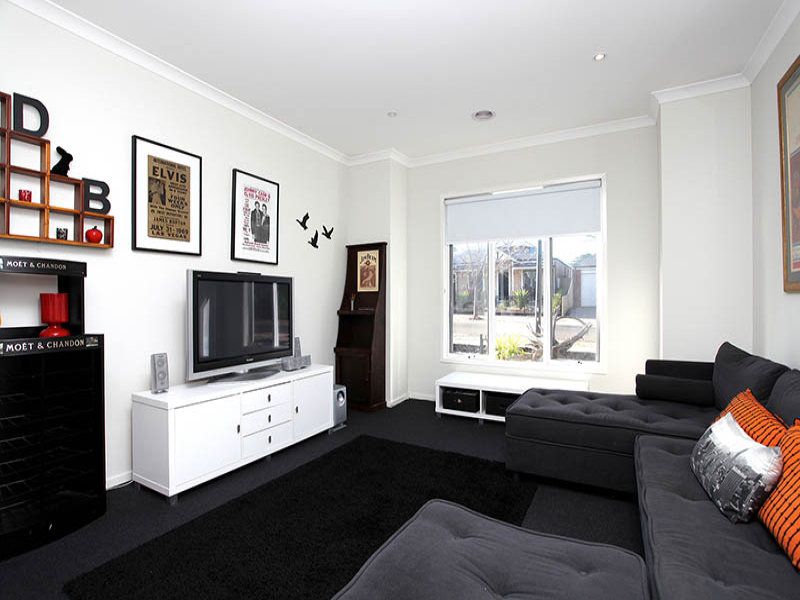 19 Clementson Drive, Caroline Springs - Thumbnail 3