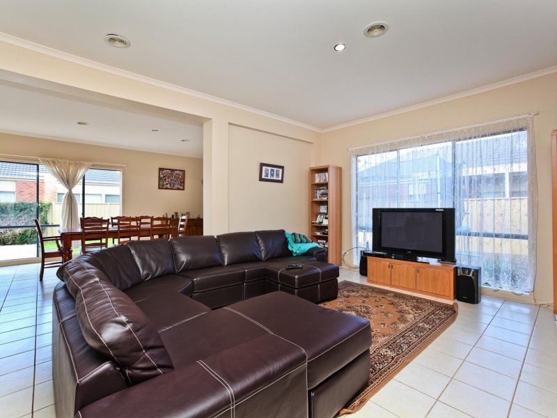 1 Catani Mews, Caroline Springs - Thumbnail 6
