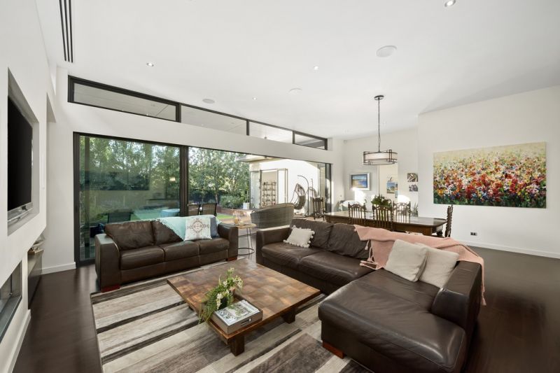 15 Venice Street, Box Hill South - Thumbnail 2