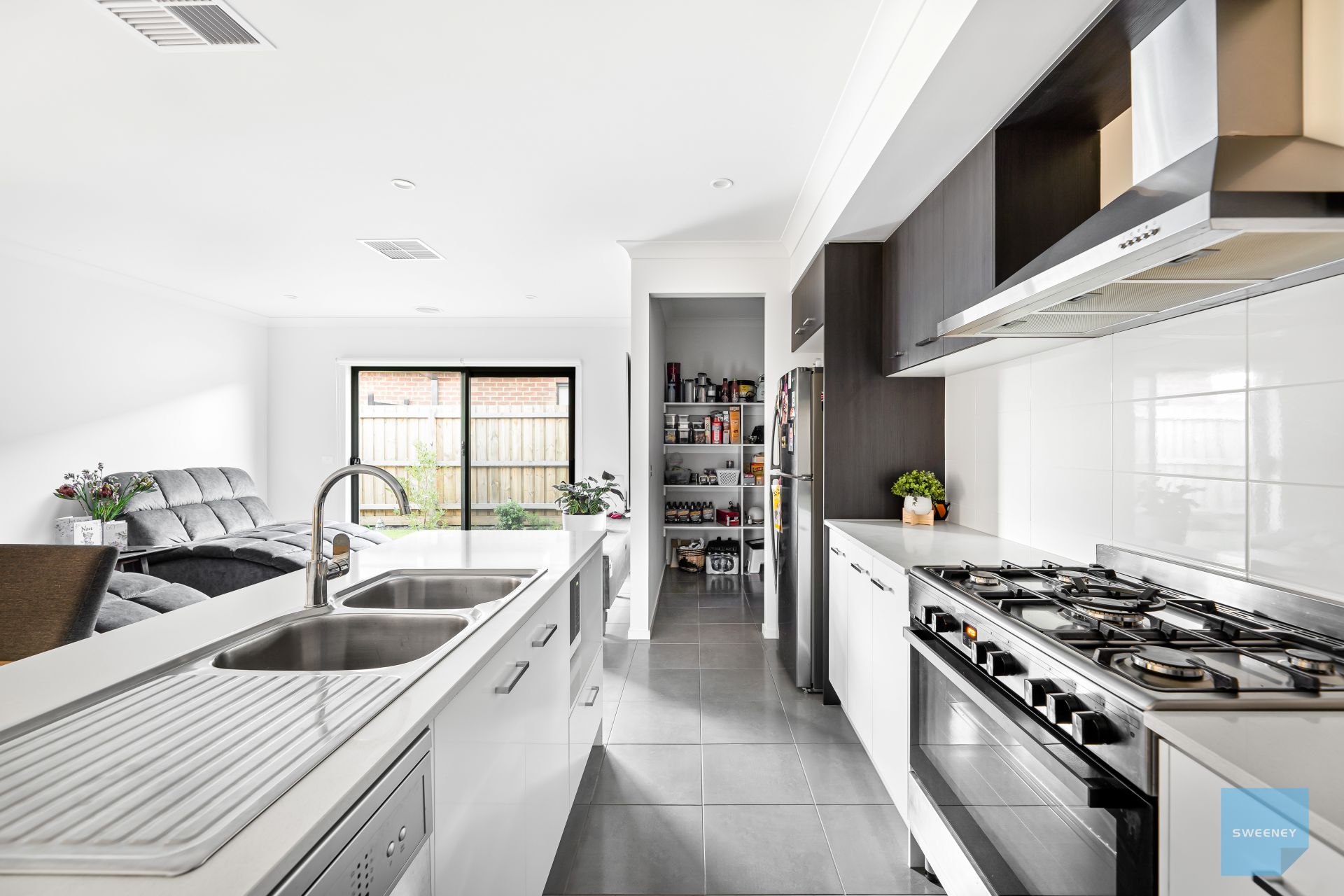 16 Banbury Road, Bonnie Brook - Thumbnail 3