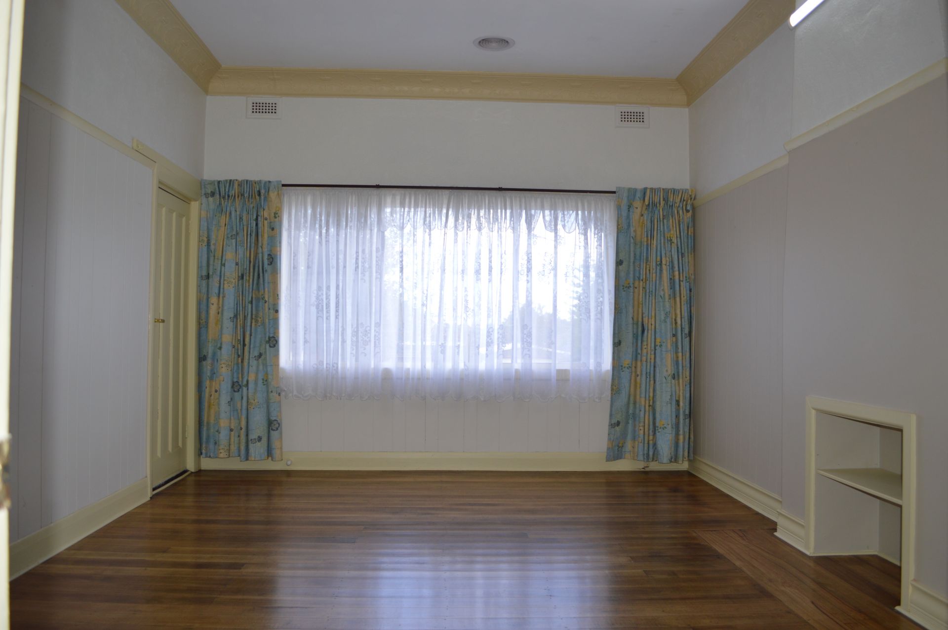 SPACIOUS FAMILY HOME IN IDYLLIC RESERVOIR LOCATION  *Insp Wed 27th Jun @ 5:10pm*