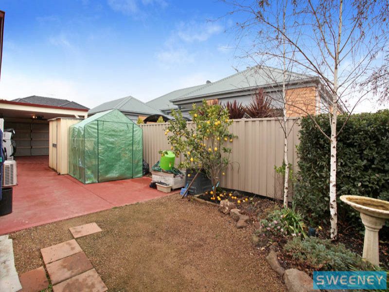 24 Braeside Walk, Caroline Springs - Thumbnail 8