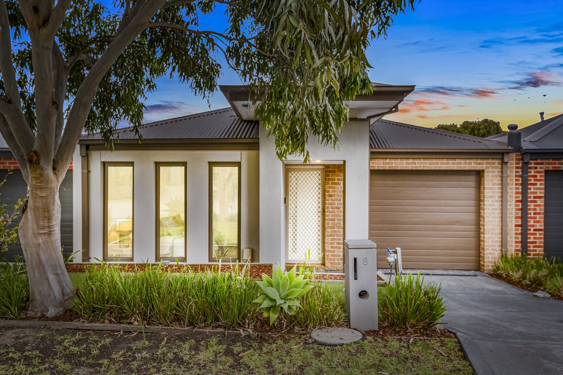 Immaculate Modern Home, Prime Location
