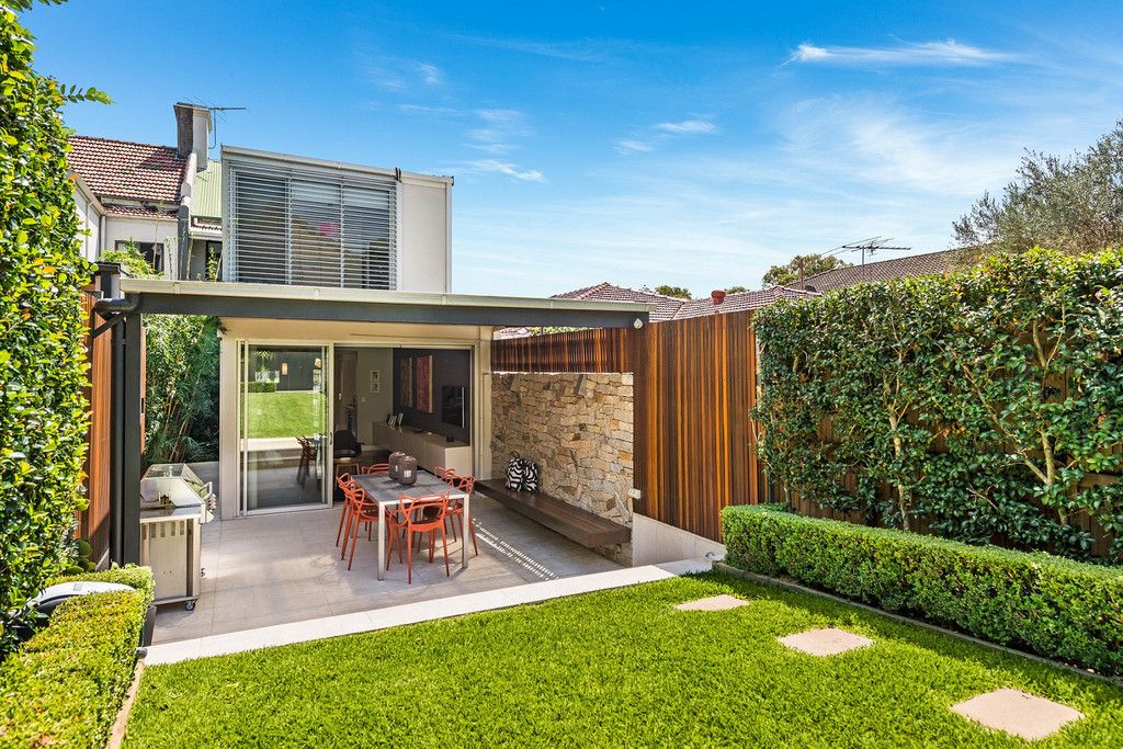 Elegant Renovated Terrace Home