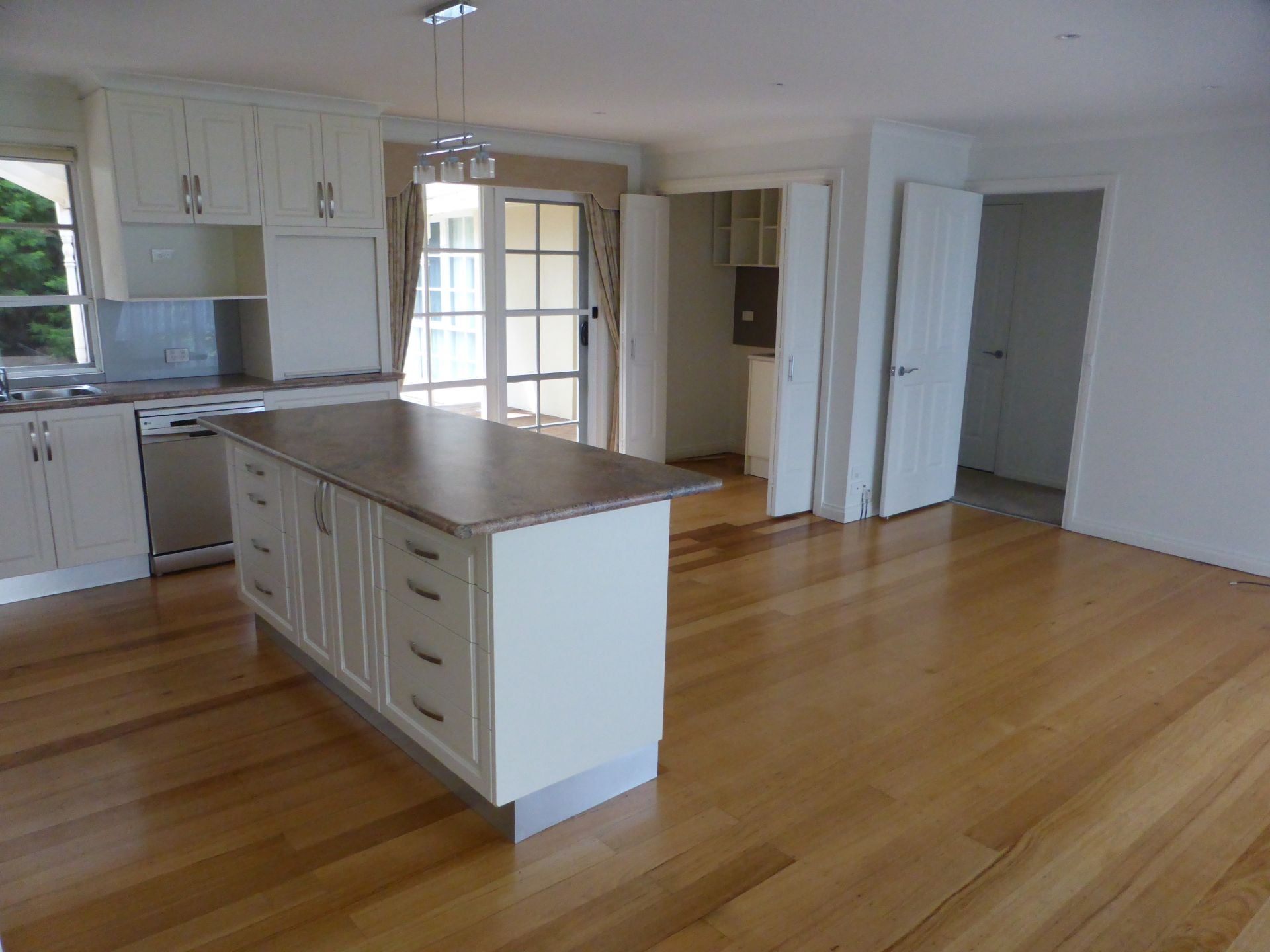 Beautifully Presented Family Home!