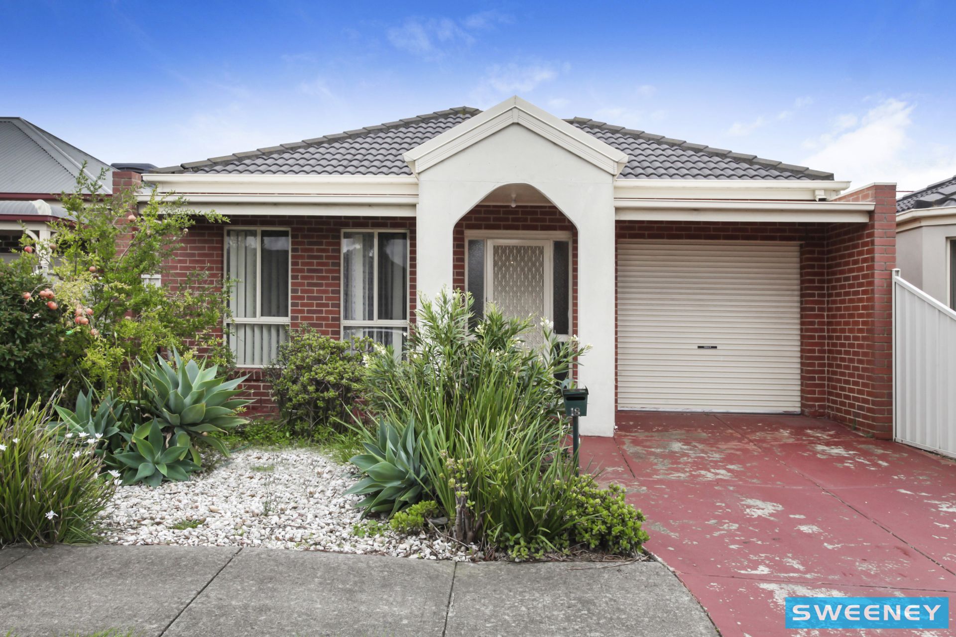 18 Macklin Way, Caroline Springs - Thumbnail 2