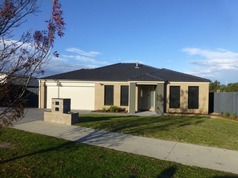11 Eastern View Drive, Eastwood VIC