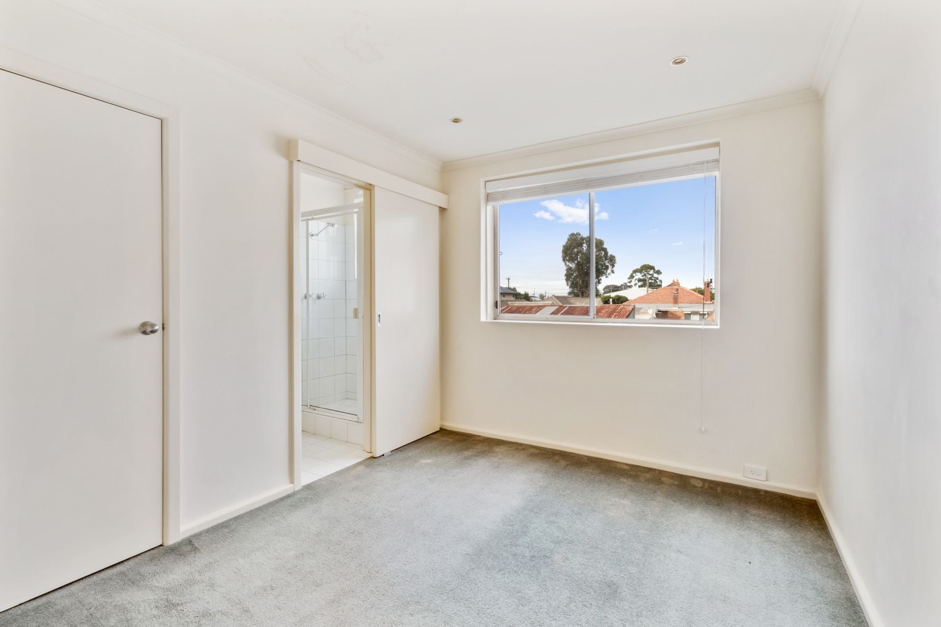1 BEDROOM IN THE PERFECT LOCATION