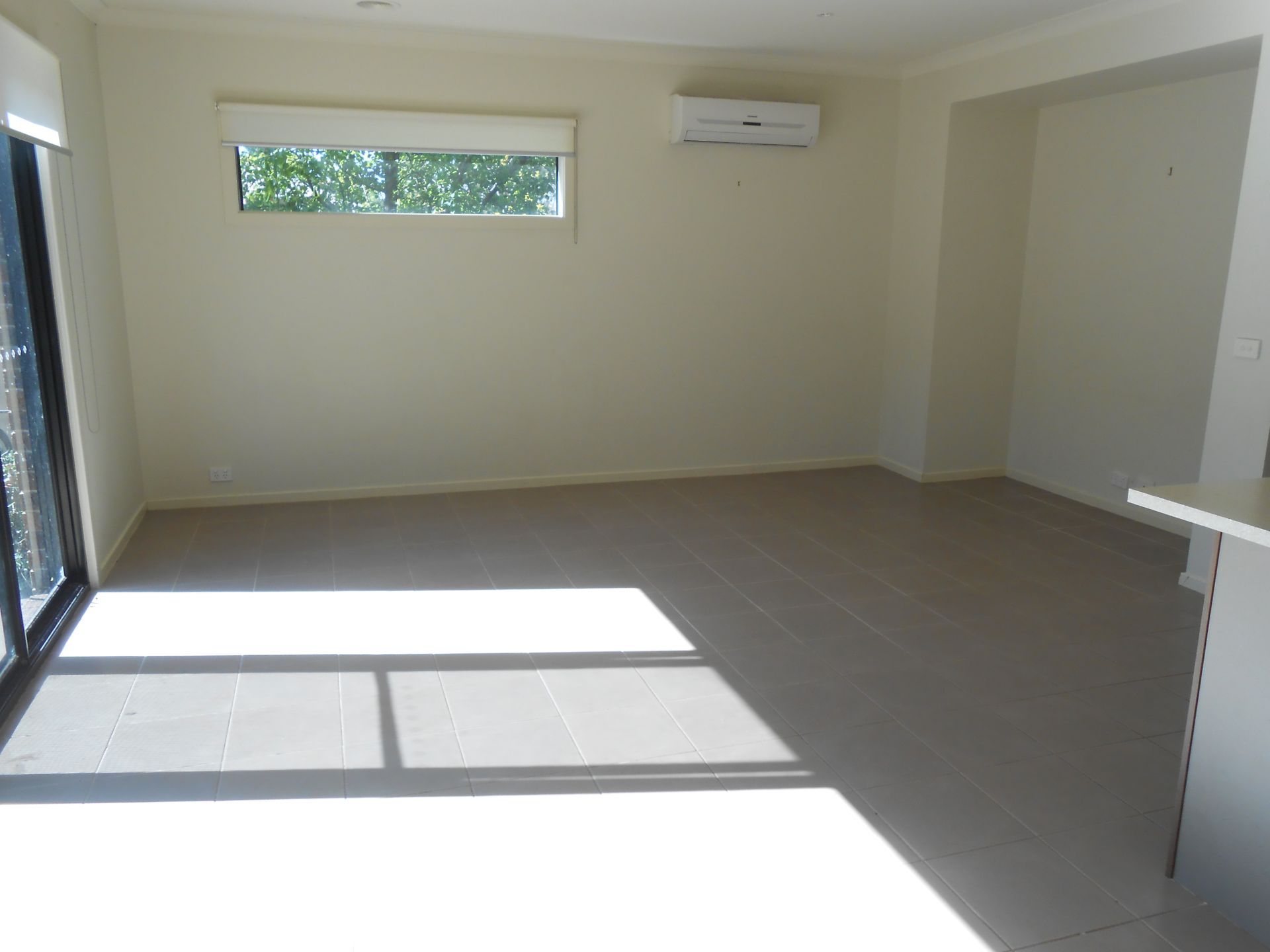 Stylish Living, Gardener Included!