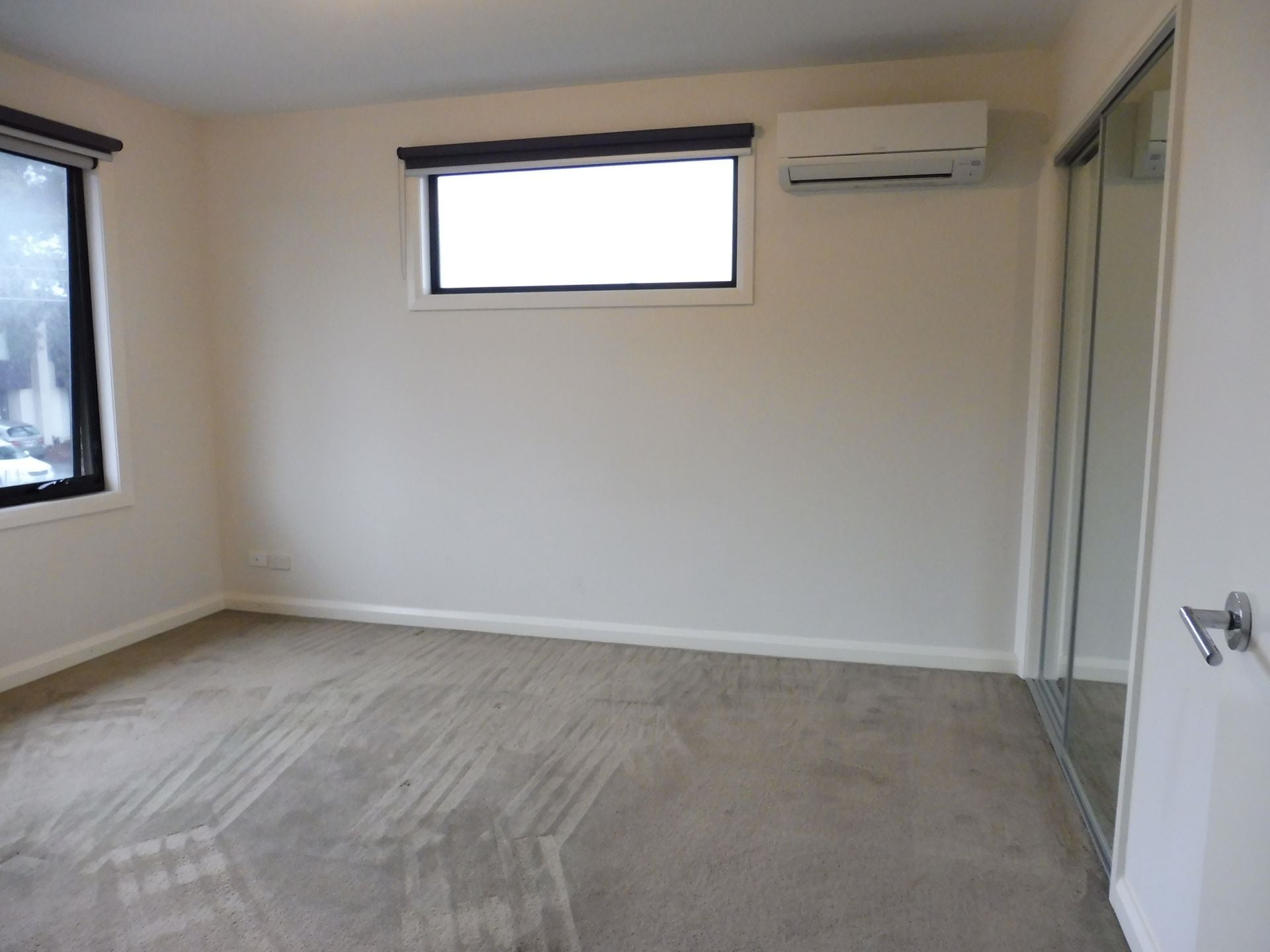 AS NEW 3 BEDROOM TOWNHOUSE