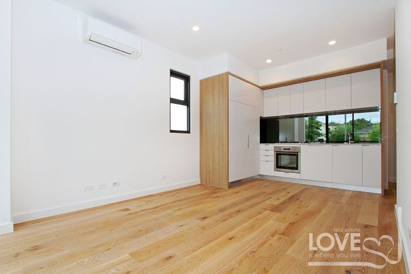 CONVENIENCE AND LIFESTYLE RIGHT OUTSIDE YOUR DOOR