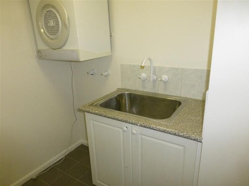 Walking Distance to Hospitals and Transport!
