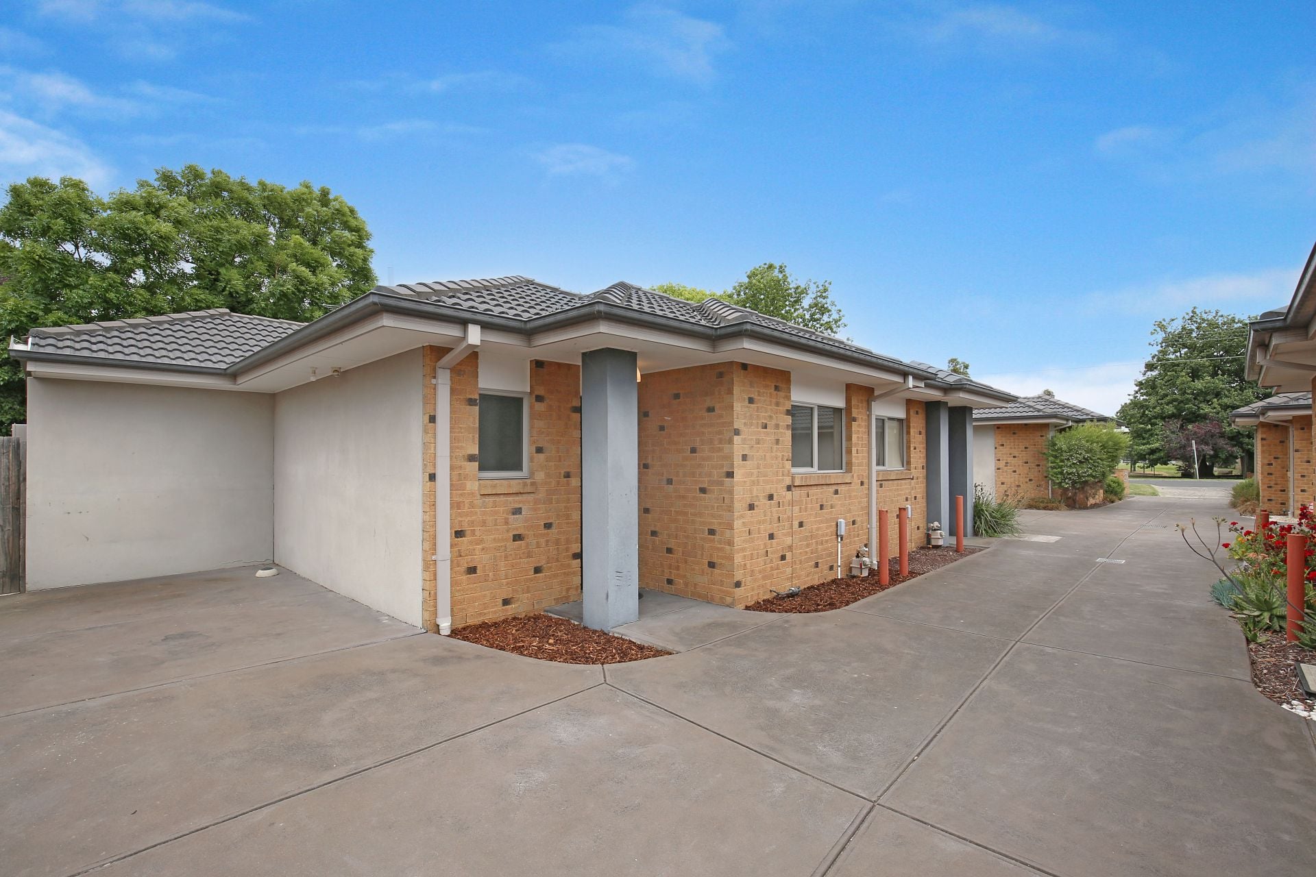 Low Maintenance Living and Close to All Amenities!