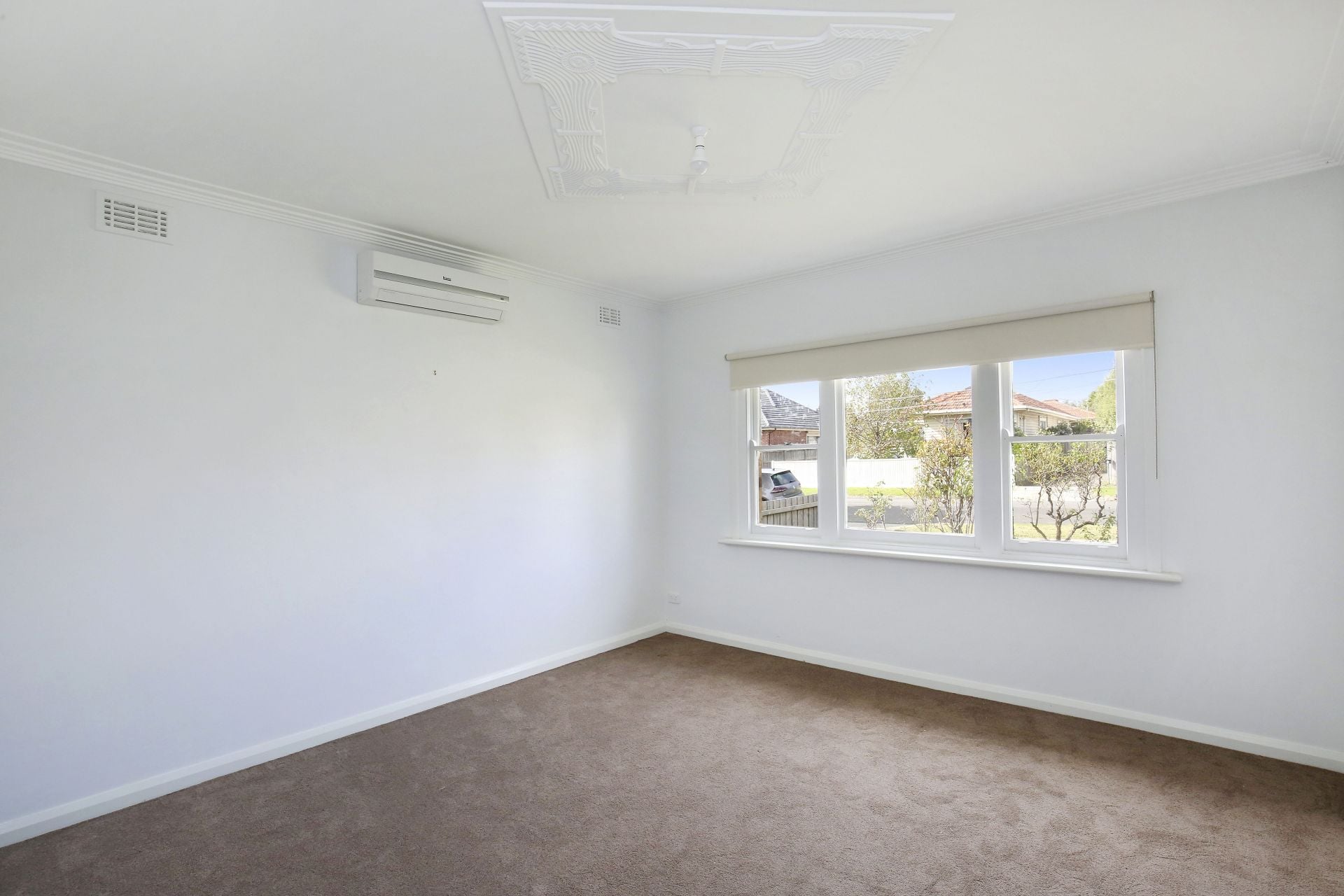 Newly Renovated Art Deco Gem in the North!