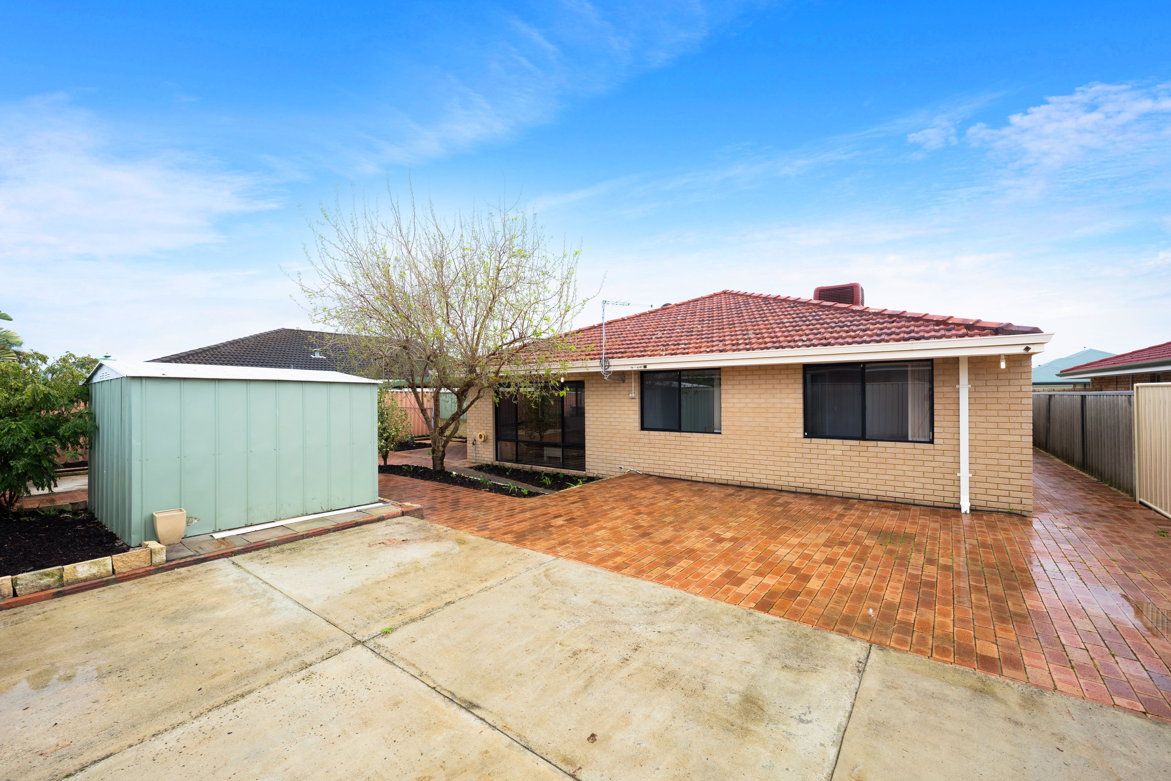 Real Estate For Sale 105 Dumbarton Road Canning Vale , WA