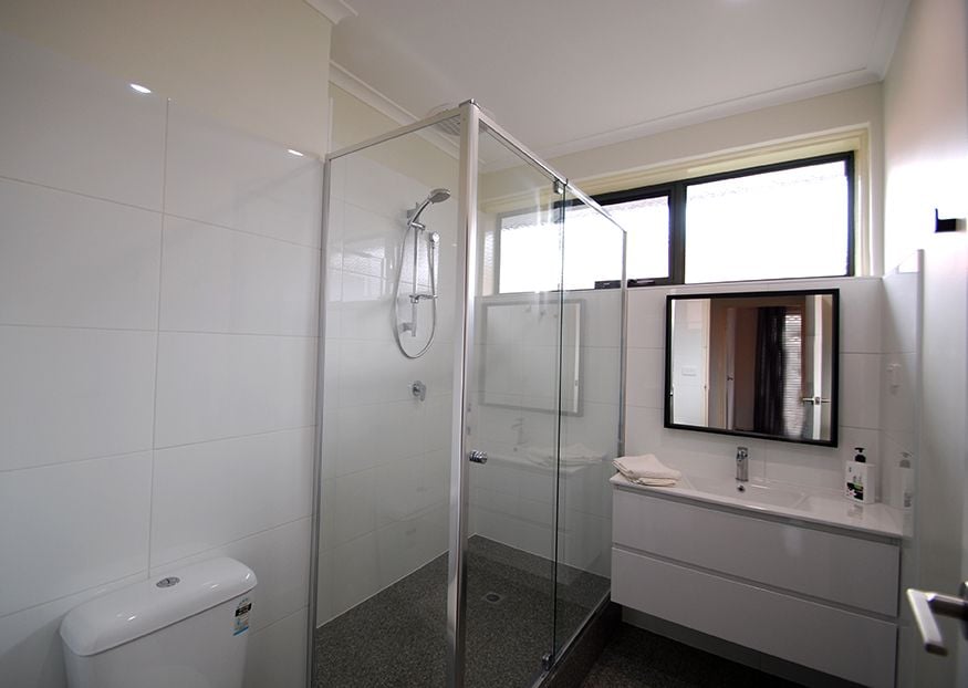 Refurbished delight in an ideal, quiet location