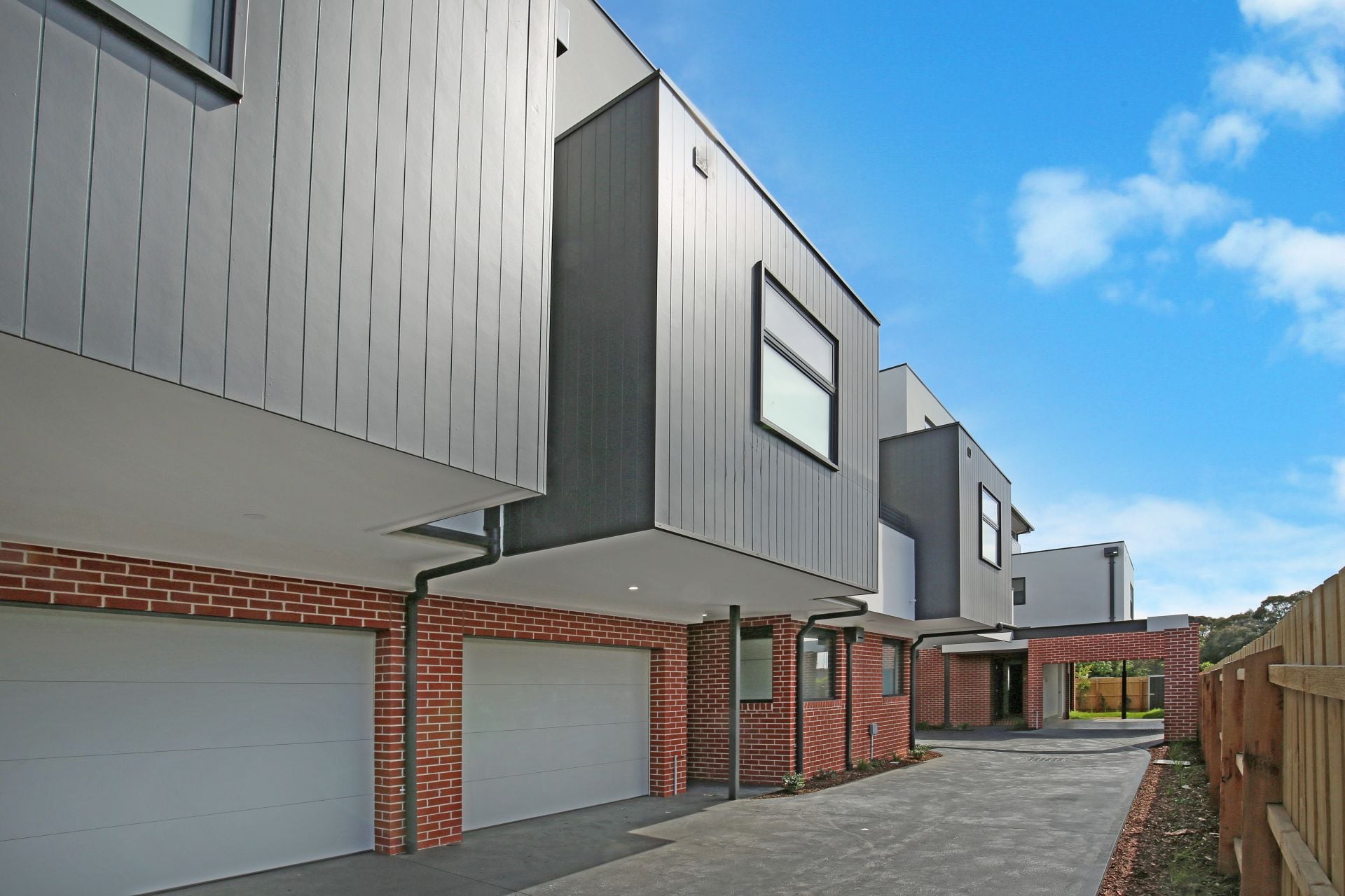 Architecturally Designed Near New Tri-Level Townhouse