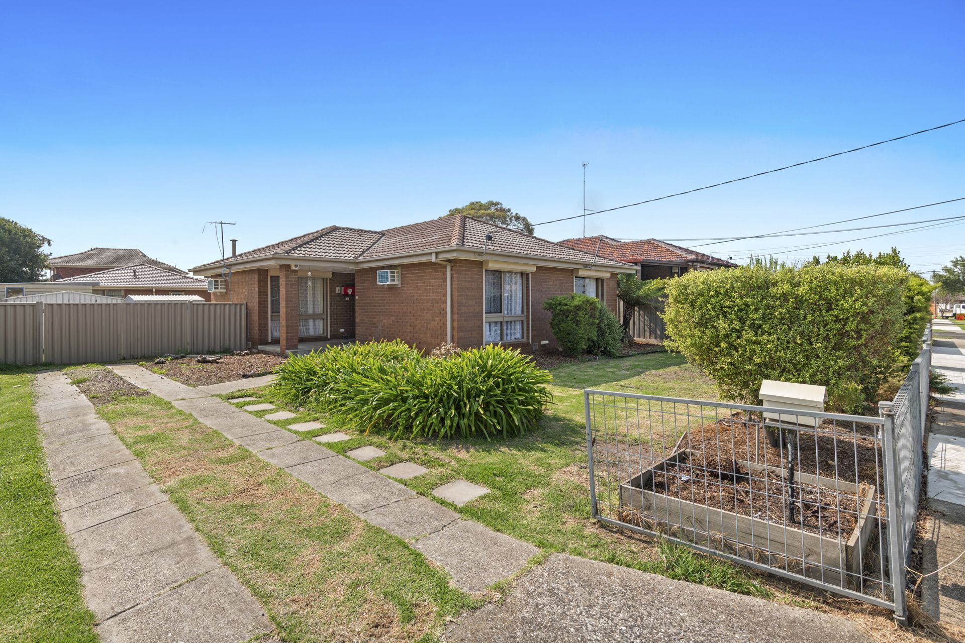 Real Estate For Sale 22 Cumberland Crescent Thomastown , VIC