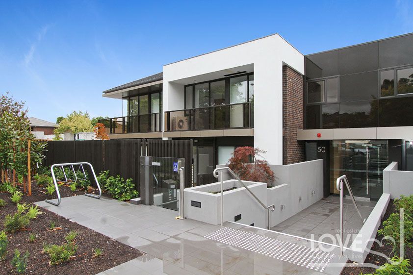 CONVENIENCE AND LIFESTYLE RIGHT OUTSIDE YOUR DOOR