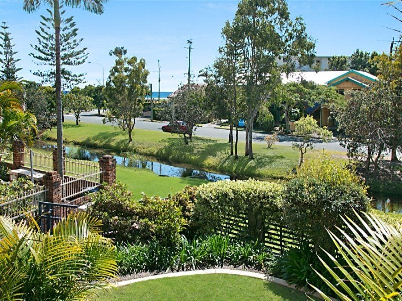 1/13 South Street 'Ashbrooke Court' KIRRA QLD, ' Kirra - Thumbnail 2