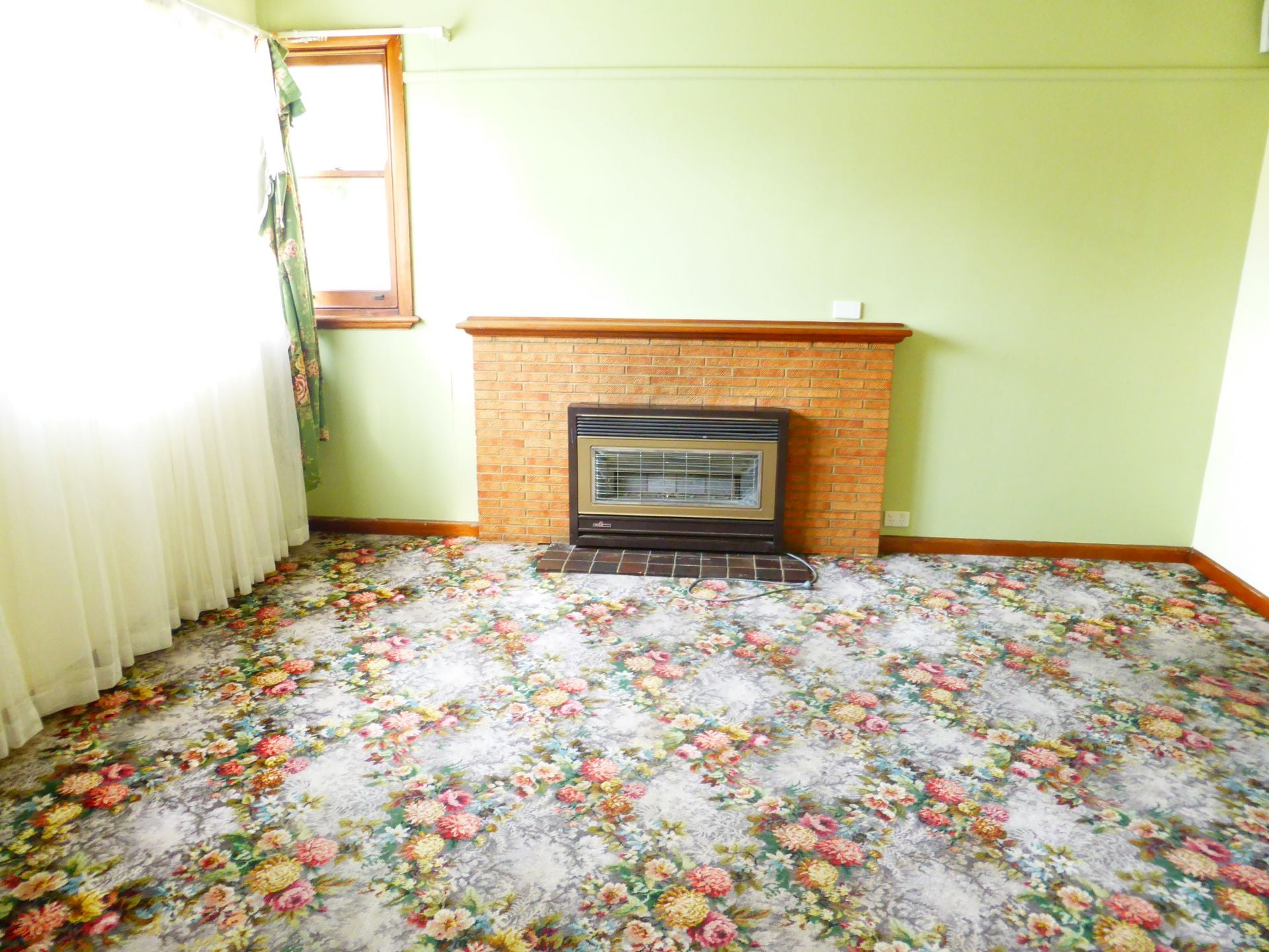 3 or 4 bedrooms  You decide!