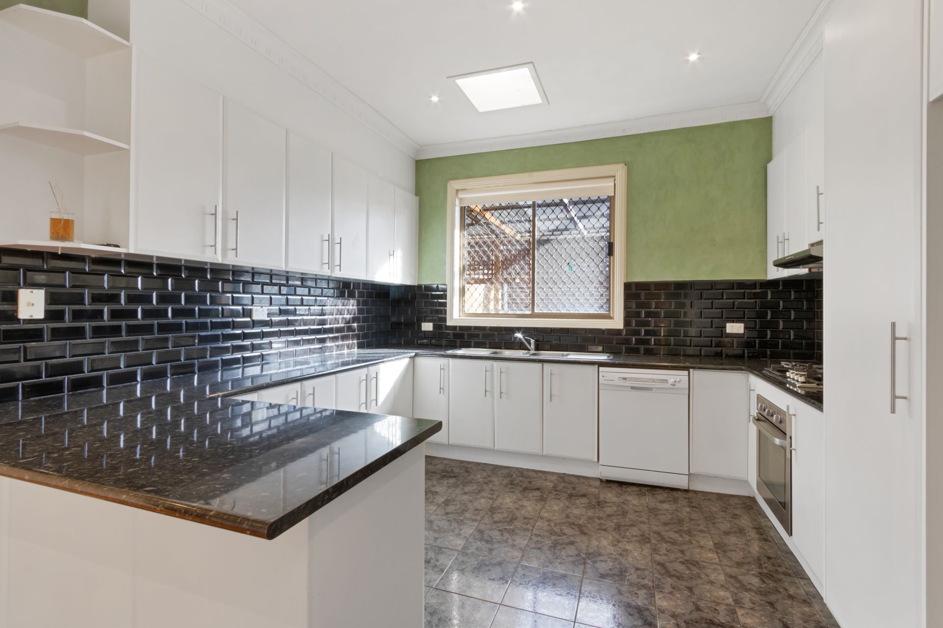 Vibrant & Modern Living!