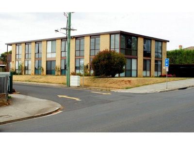 4/8 Fenton Street, DEVONPORT, Devonport - Thumbnail 3