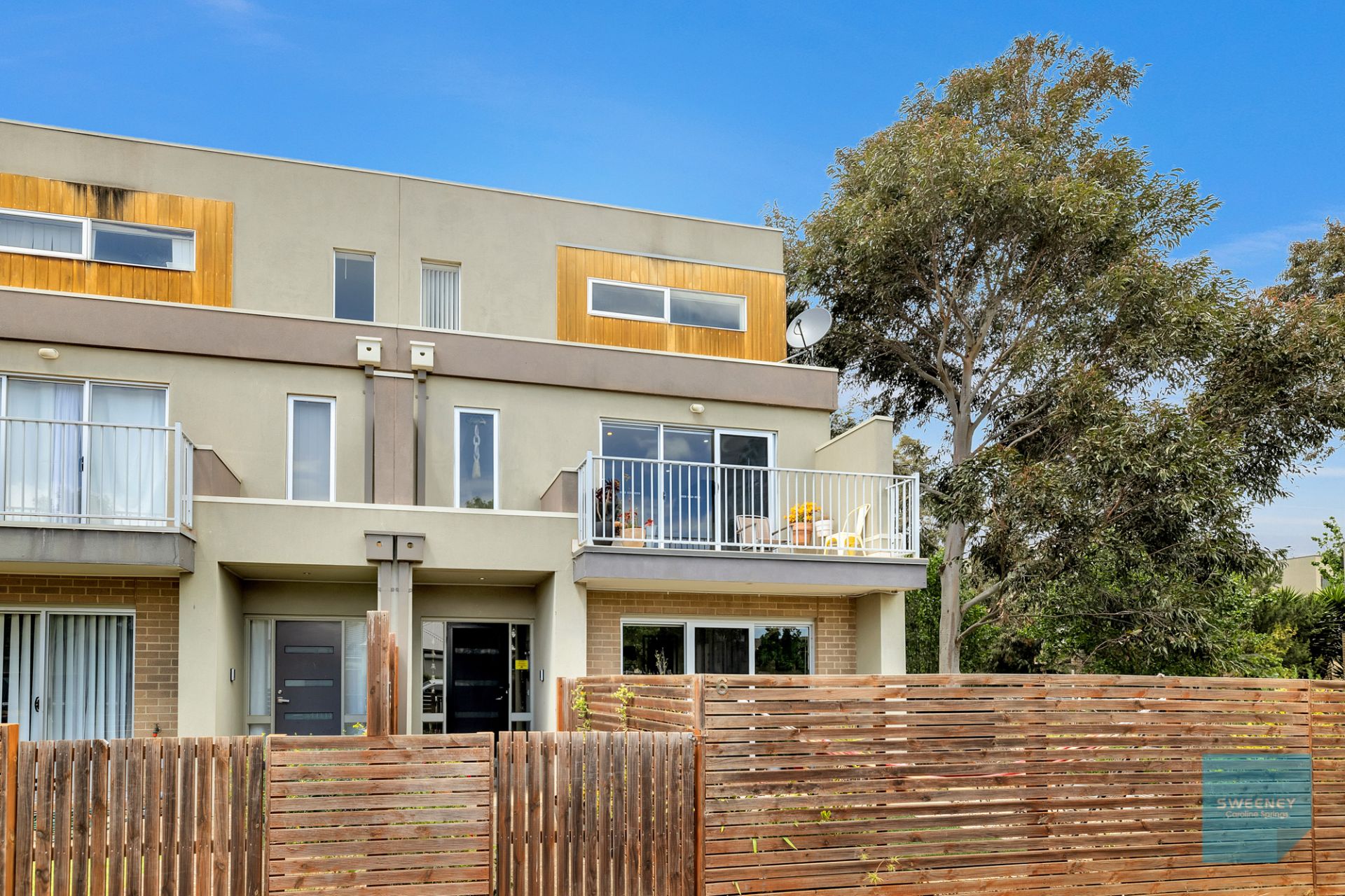 6/5 Strathvea Lane, Caroline Springs - Thumbnail 2