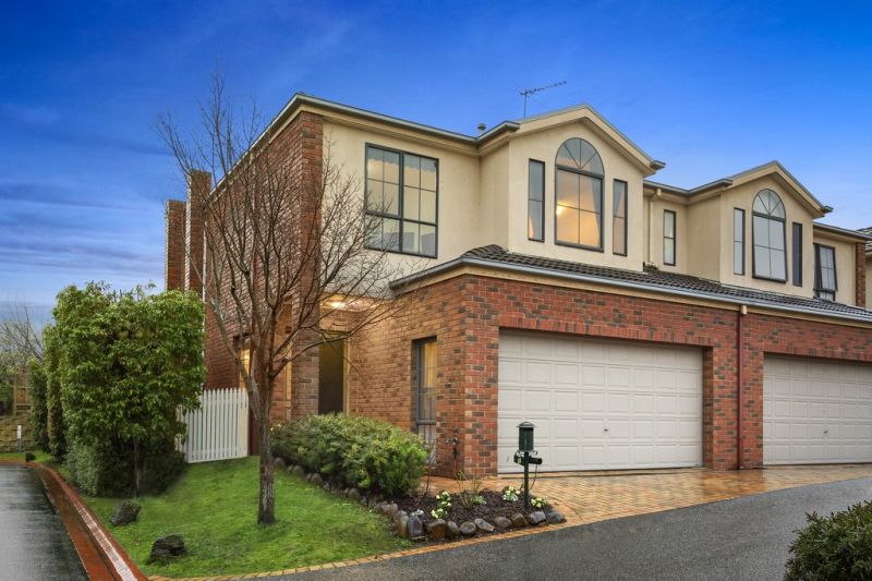 1 Pinoak Close, Burwood - Thumbnail 2