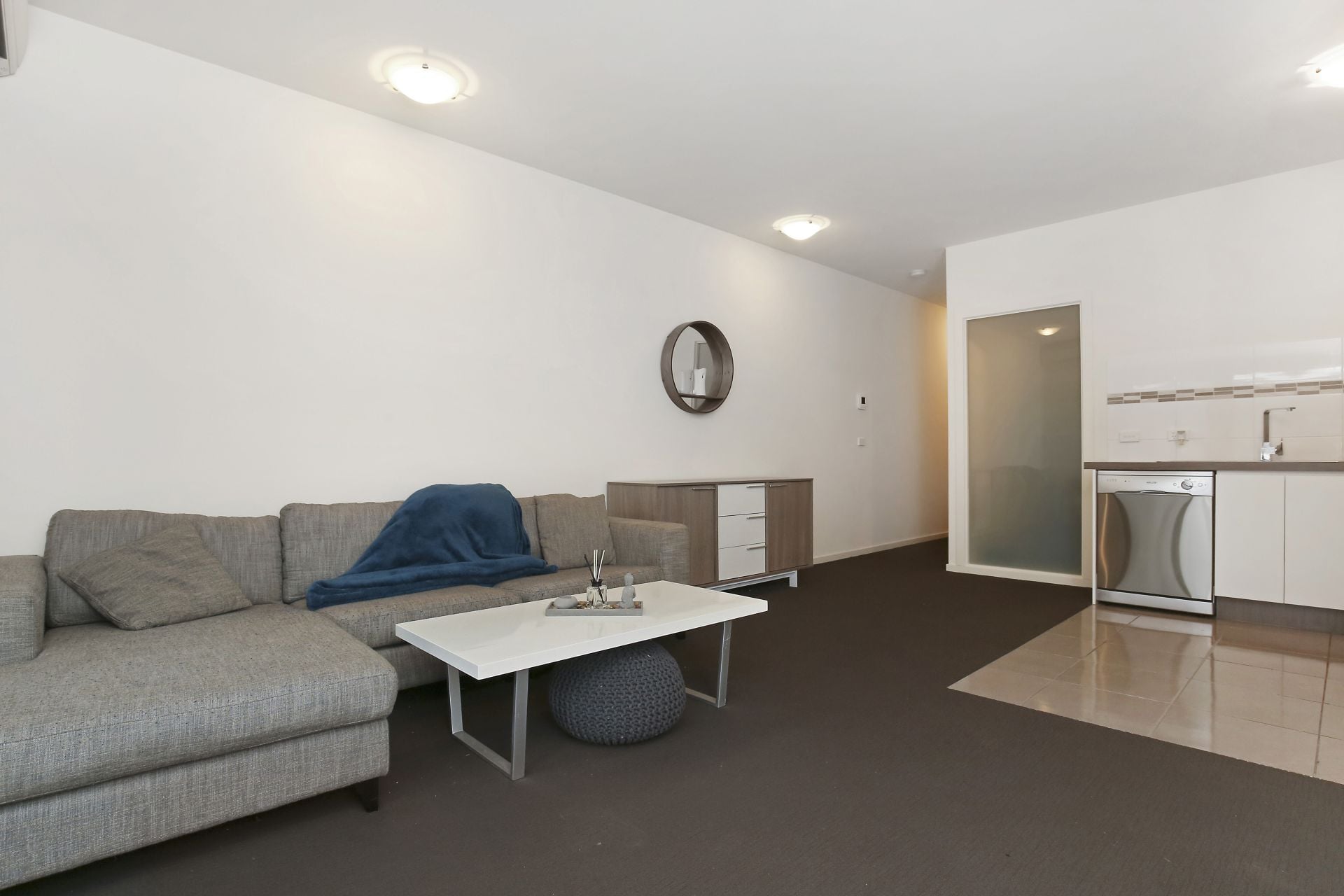 STYLISH, SPACIOUS AND WITH A TERRIFIC TERRACE