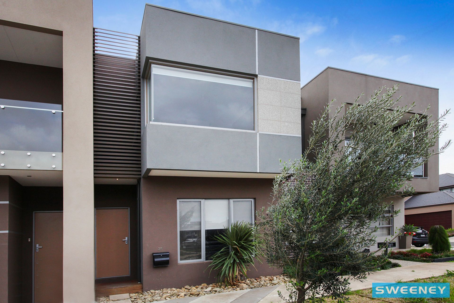 39 Marine Parade, Caroline Springs - Thumbnail 3
